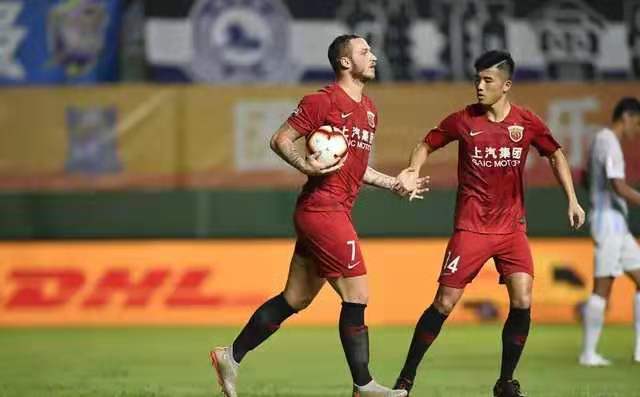 意甲领头羊扩大优势，卫冕冠军渐行渐远