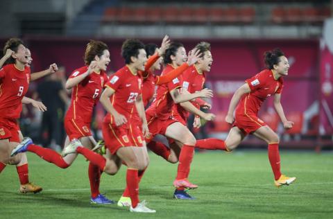  女足亚洲杯激烈角逐，中国玫瑰绽放异彩