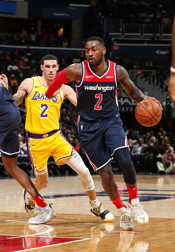  灰熊莫兰特闪电突破撕裂湖人防守