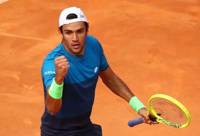  贝雷蒂尼正手火力全开血洗对手防线