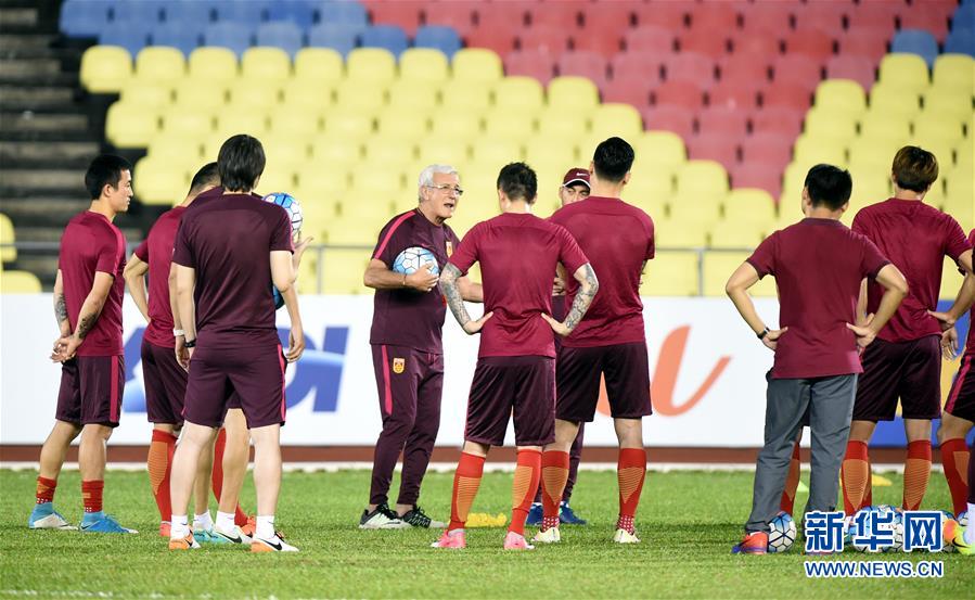  世界杯预选赛，国足力克亚洲劲旅