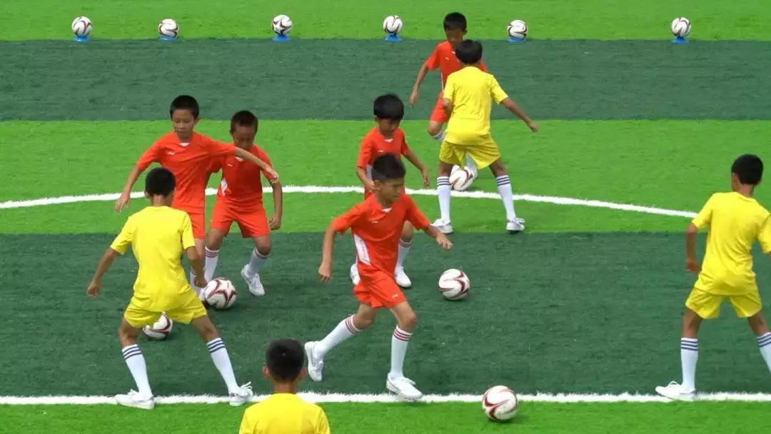  青训小将临危受命，处子球改写比分牌