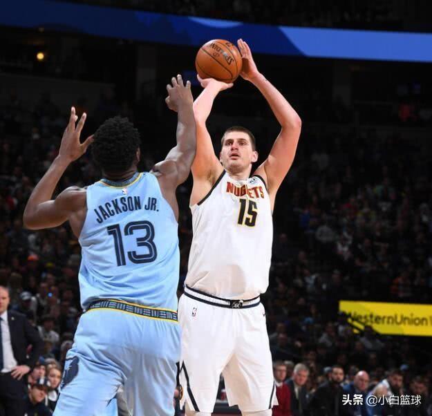  约基奇三双助掘金主场力克爵士