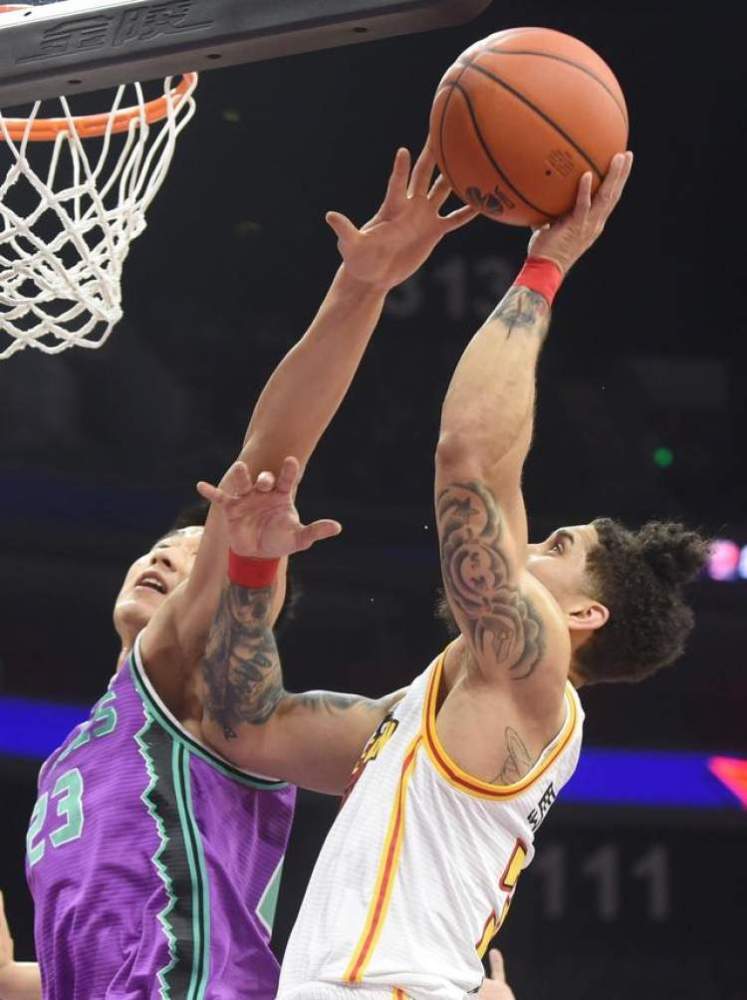  深圳马可波罗失误连连，不敌山东高速男篮